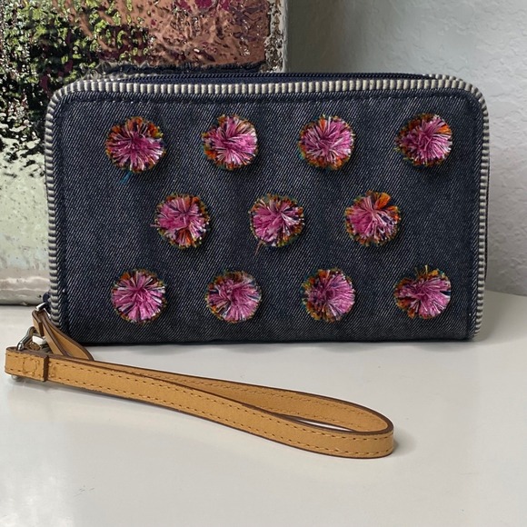 Vera Bradley Summer Vibes Zip Around RDIF Grab and Go Wristlet Chambray - Picture 1 of 7